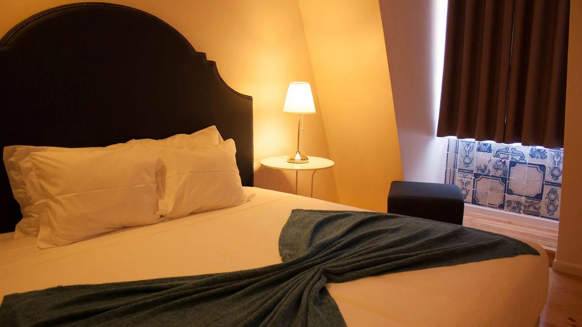Aparthotel Lisbon Arsenal Suites